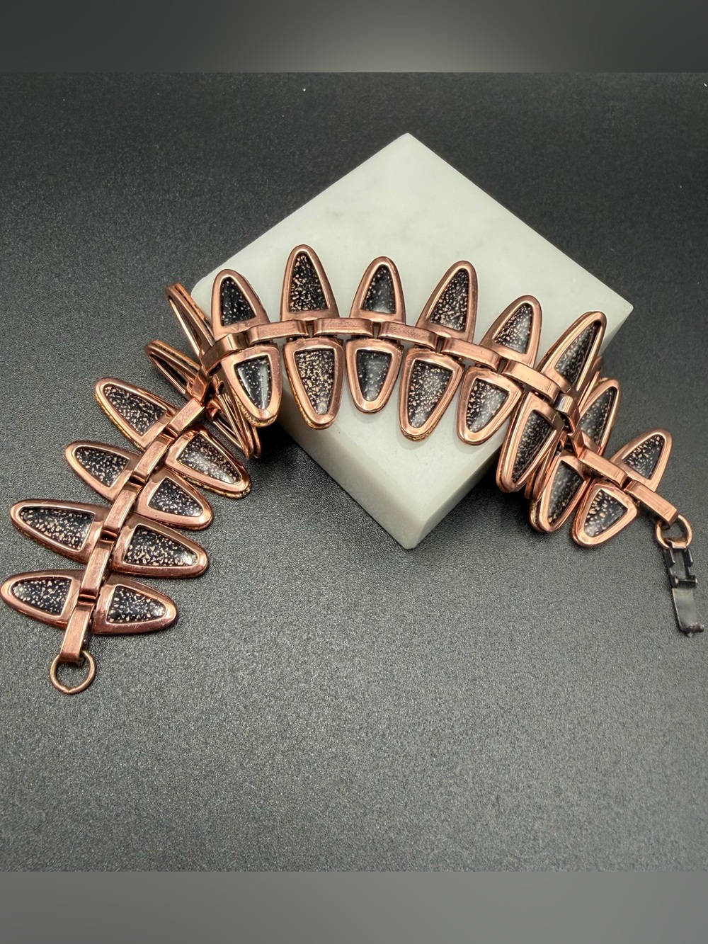 Vintage Matisse copper enamel Nefertiti link bracelet #557 Appx 6.75”